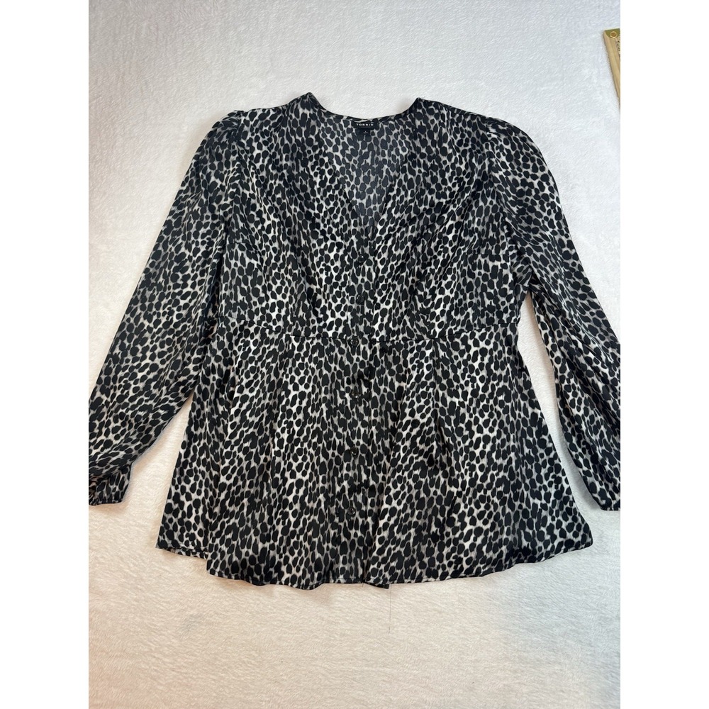 Torrid Button‎ Down Satiny Blouse Cheetah Sz 1 Career Casual Club